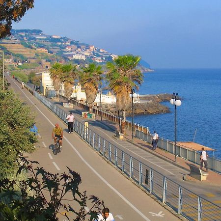 Casa Fiorenza Parcheggio Privato Sanremo Luaran gambar