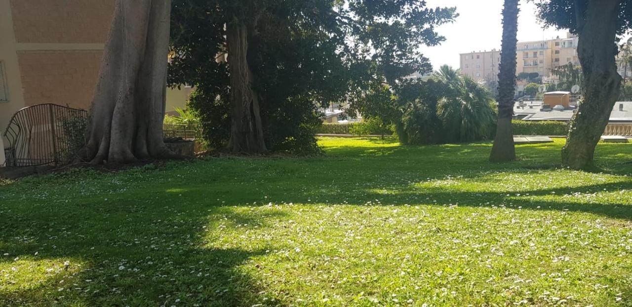 Casa Fiorenza Parcheggio Privato Sanremo Luaran gambar
