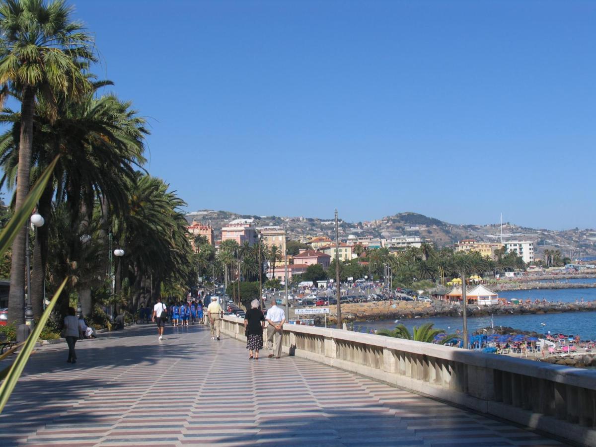 Casa Fiorenza Parcheggio Privato Sanremo Luaran gambar
