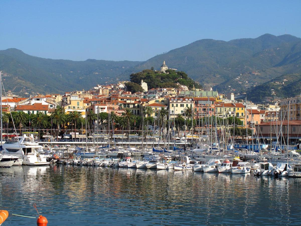 Casa Fiorenza Parcheggio Privato Sanremo Luaran gambar